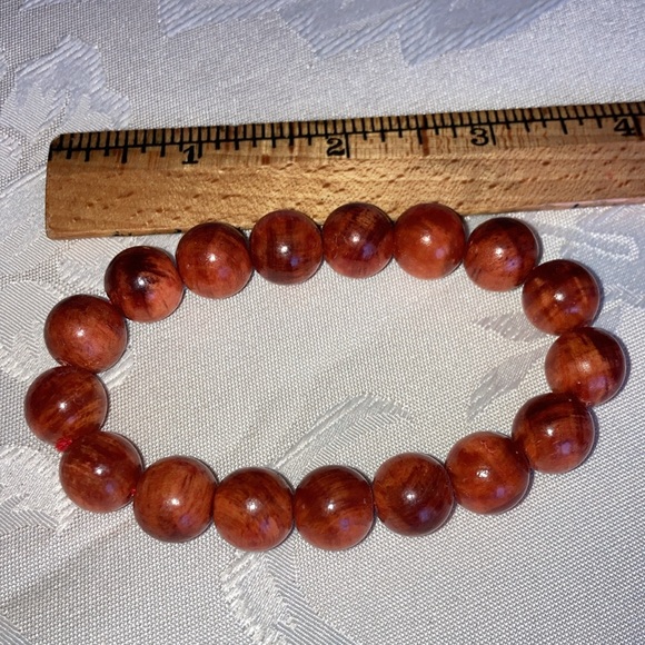BRACELET made of pretty round shiny wooden beads.  Sz. 7 1/2”+ $10 - Picture 3 of 3